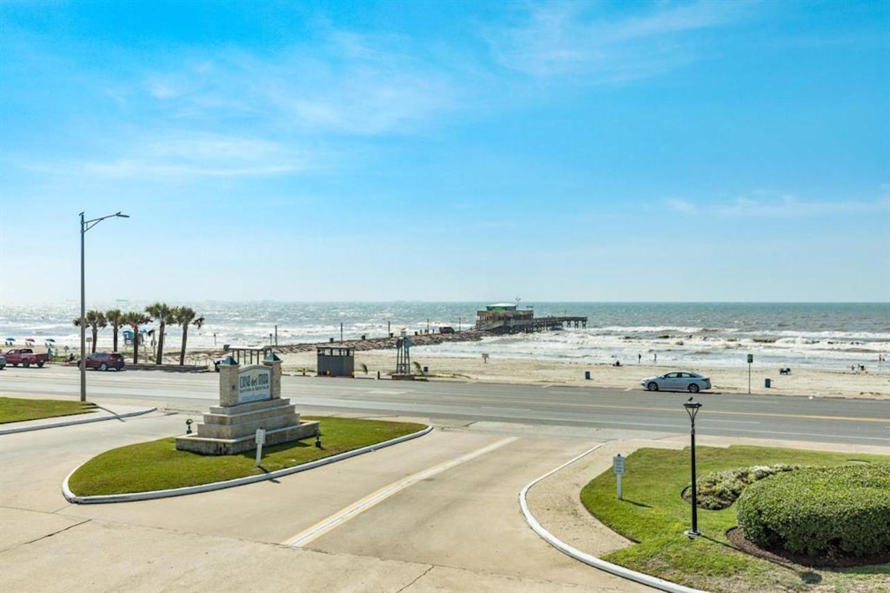 Casa Del Mar A Step To Shore Galveston Exterior photo