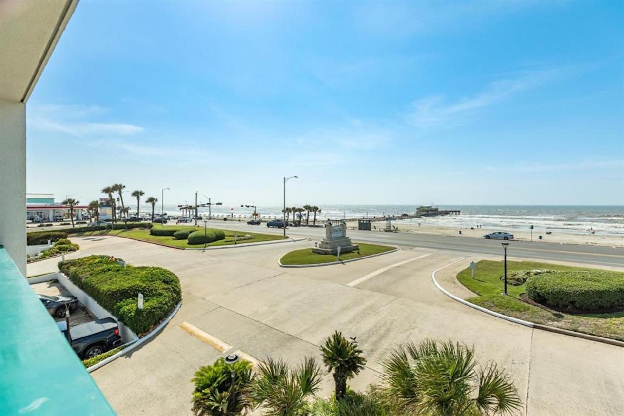 Casa Del Mar A Step To Shore Galveston Exterior photo
